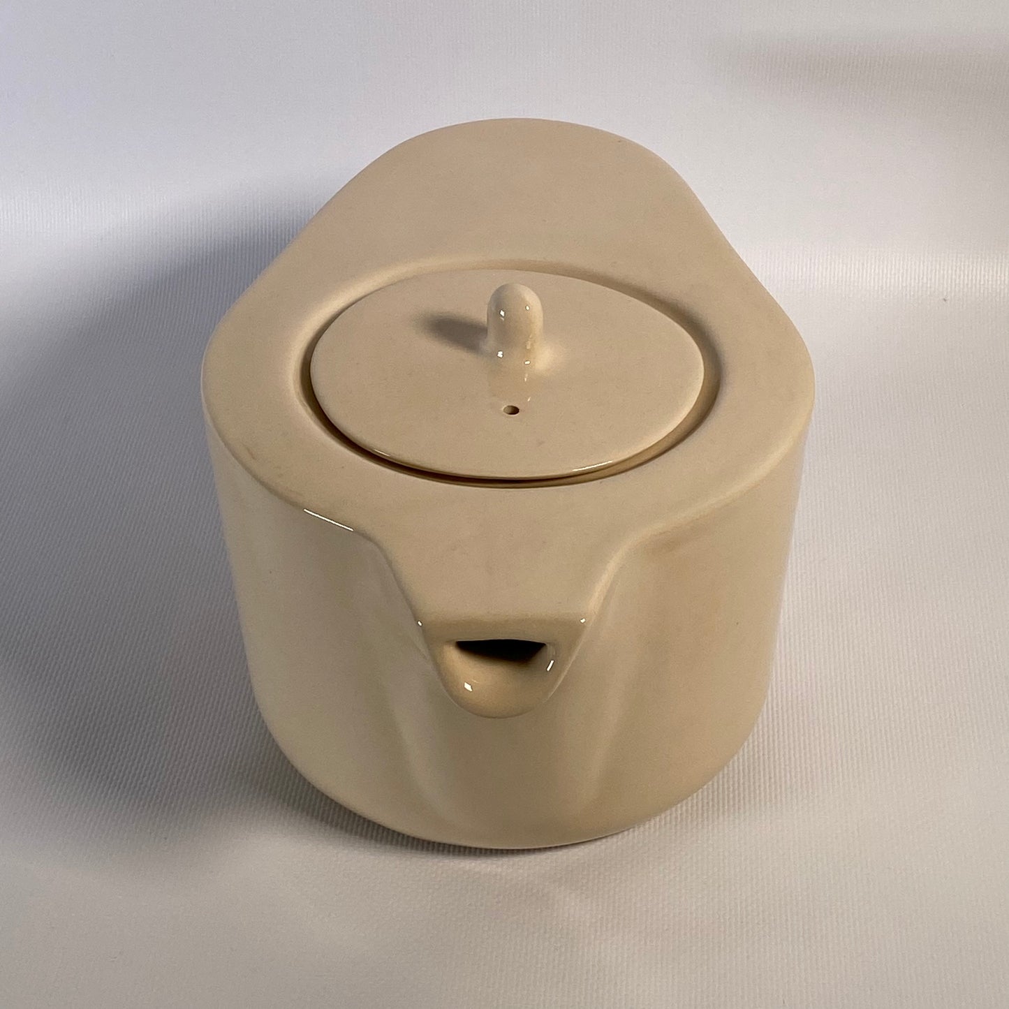THÉIÈRE Sold Out